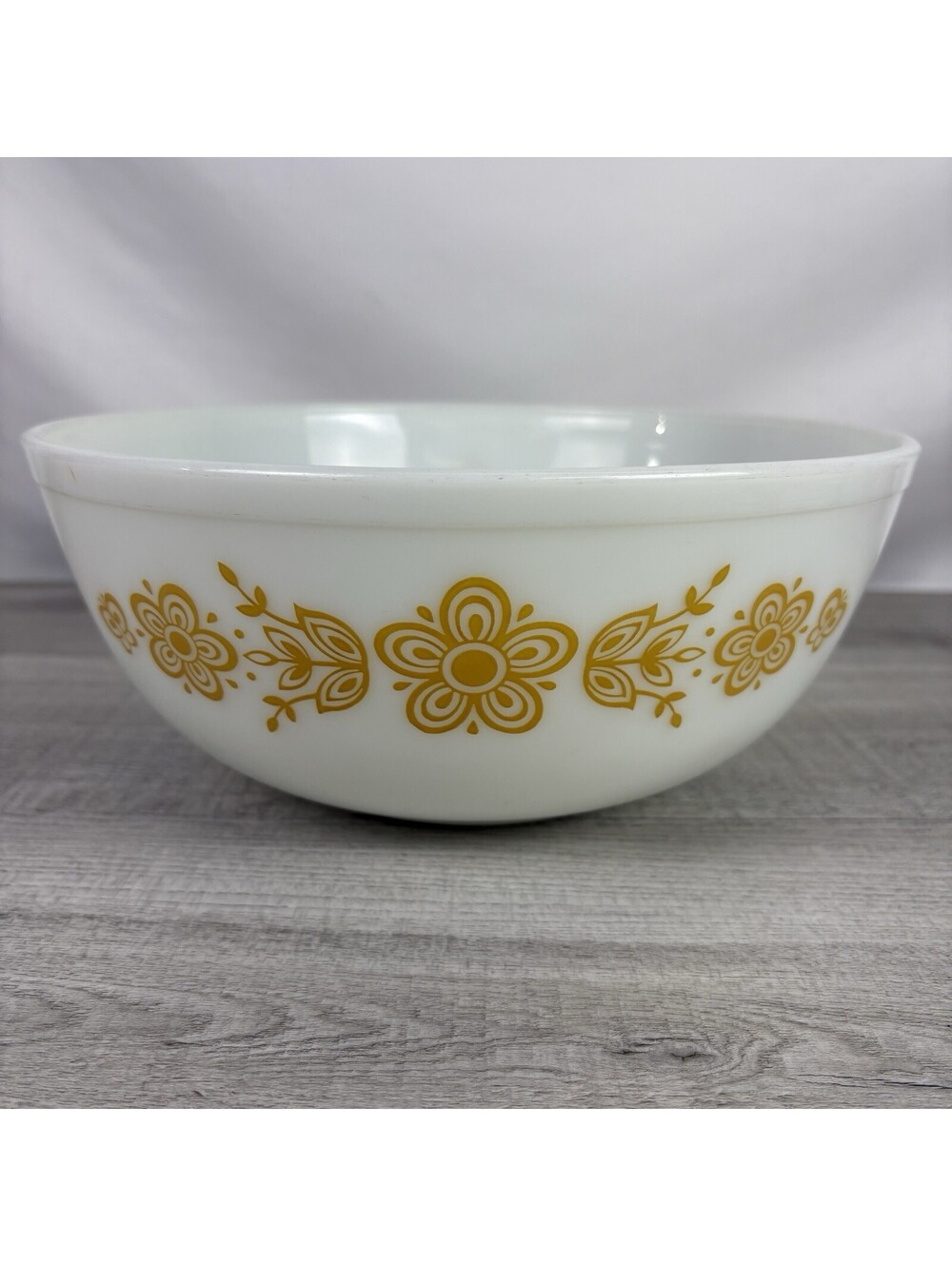 Vintage Pyrex Butterfly Gold 404 Mixing Bowl – 4 Quart